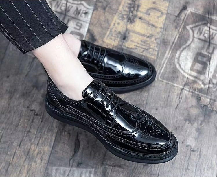 Herren Formelle Lederschuhe Kleid Hochzeit Oxford Brogue Männliche Schuhe Arbeitsstiefel