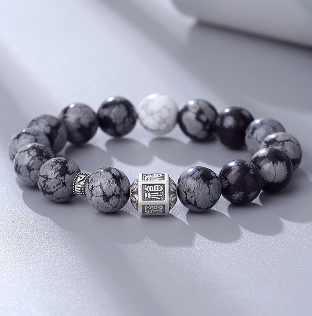 Herren-Segensarmband, handgefertigt, silbernes Schneeflocken-Obsidian-Mantra-Perlen-Armband | VB24383-3BBYS