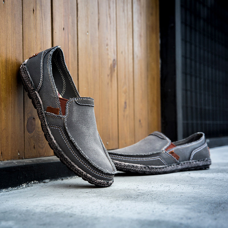 Herren Slipper aus gewaschenem Canvas | Atmungsaktiv, rutschfest, klassischer Deck-Stil | 8806