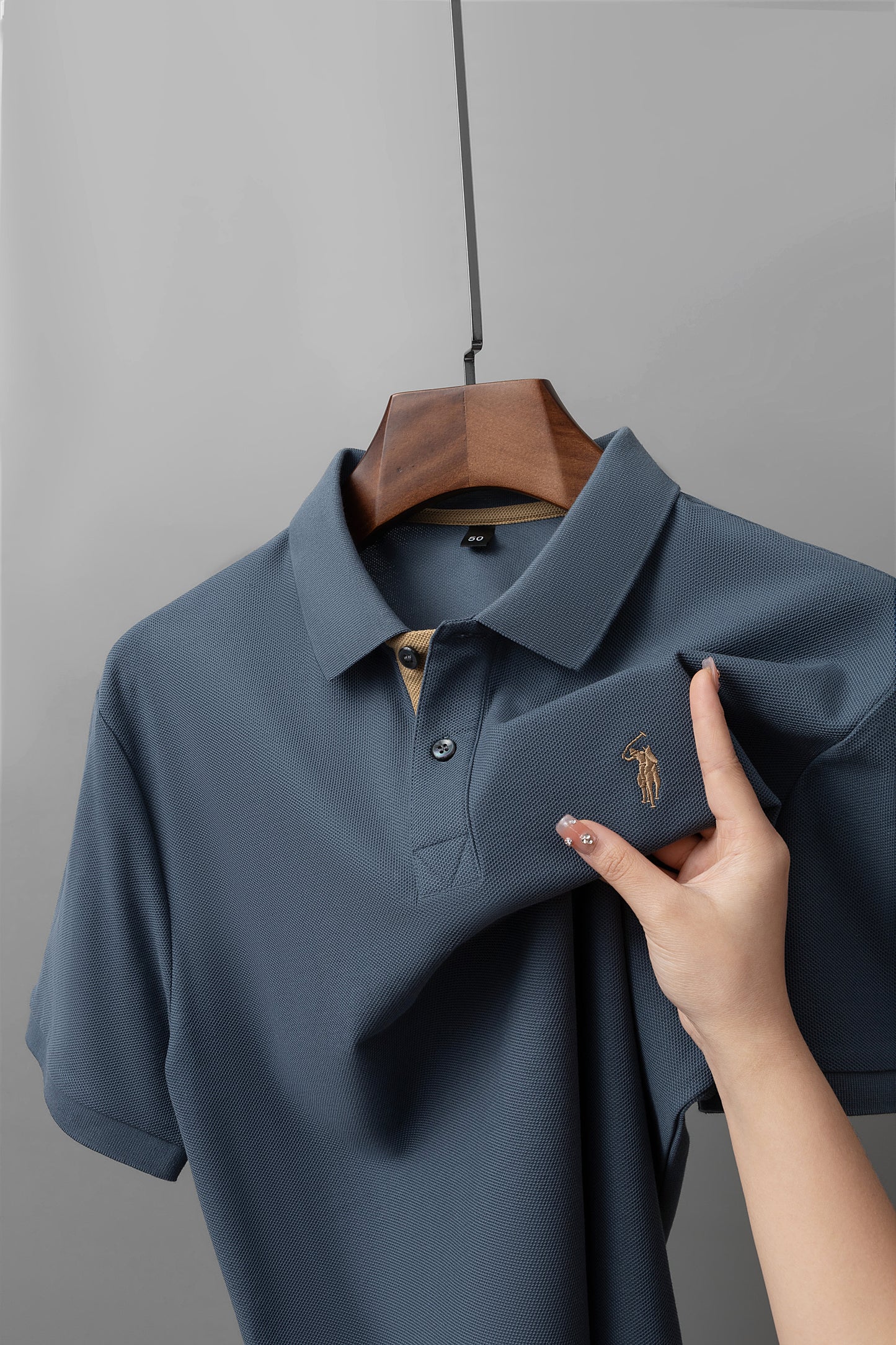 Herren-Poloshirt aus hochwertiger merzerisierter Baumwolle (220 g/m²), sechseckig, Perlenstickerei, Sommerkollektion | 8561