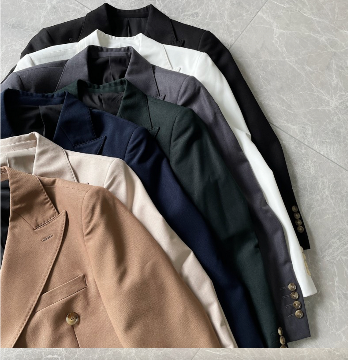 Hochwertiger zweiteiliger Slim Fit Zweireiher Anzug Einfarbig Steigendes Revers Doppelschlitze für Herren | S01