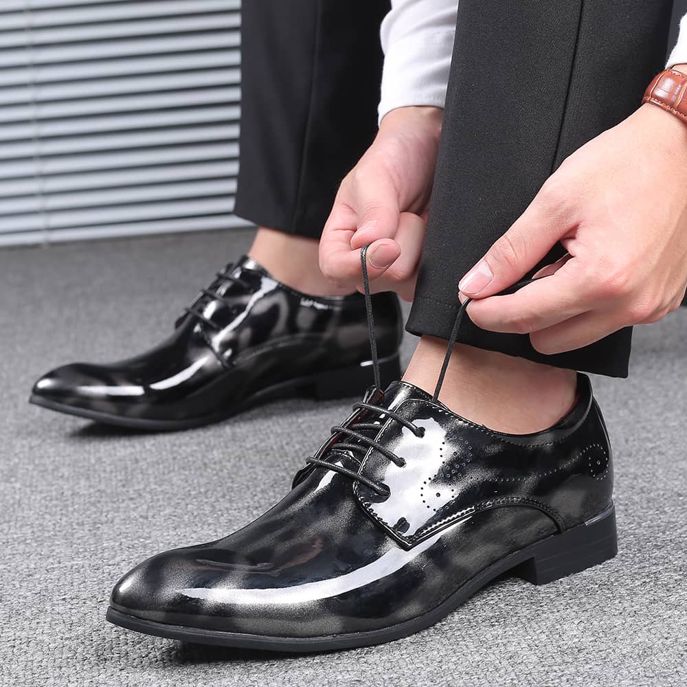 Herren-Derby-Schuhe aus Lackleder mit Blumenmuster, formelle Business-Stiefel aus Kunstleder mit spitzer Zehenpartie | 333