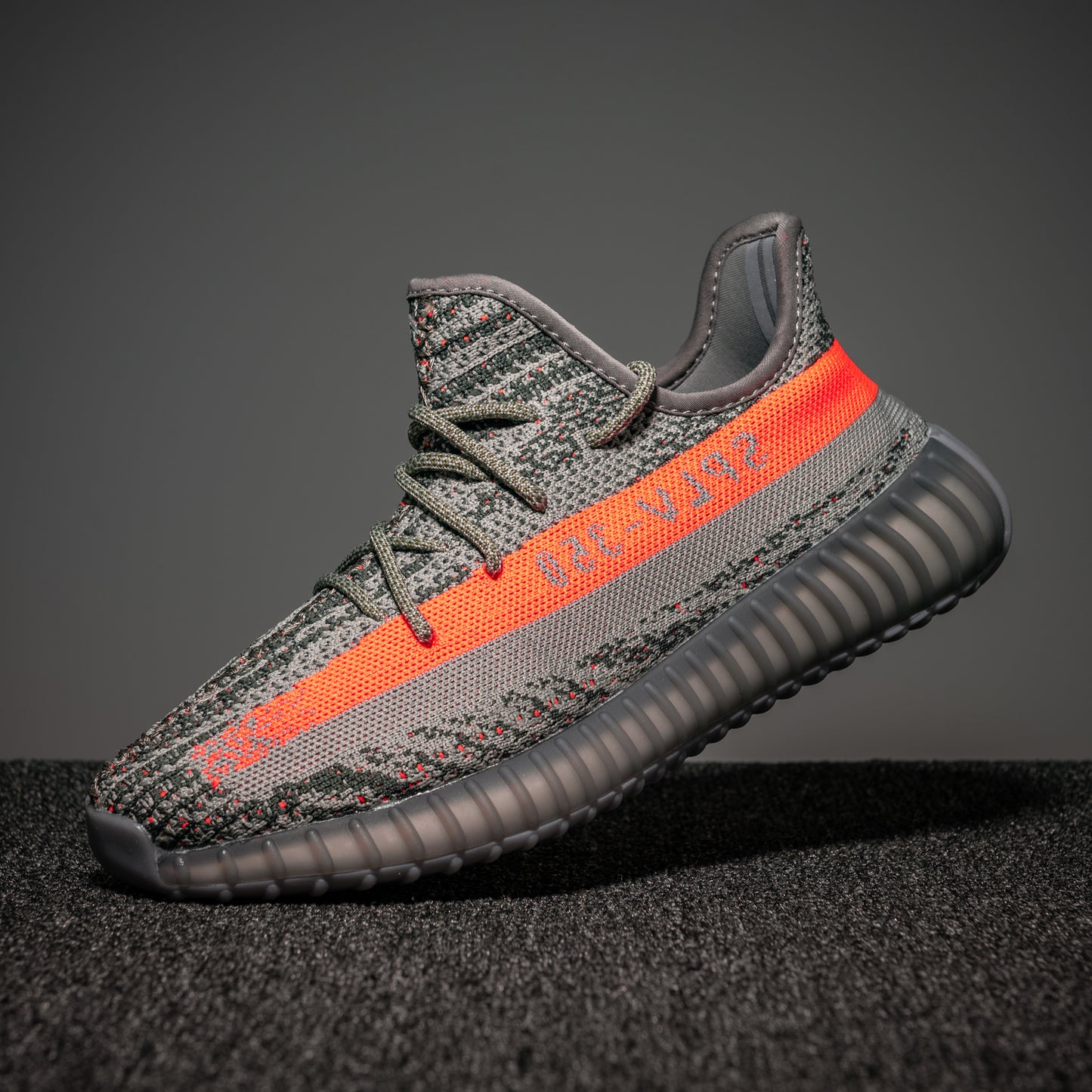 Boost Shoes Premium Trainer Workout Sneakers 350V für Erwachsene | Grau & Orange
