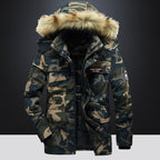 Vielseitige Camouflage-Militärjacke für Herren mit Fleecefutter, Pelzkapuze und mehreren Taschen 