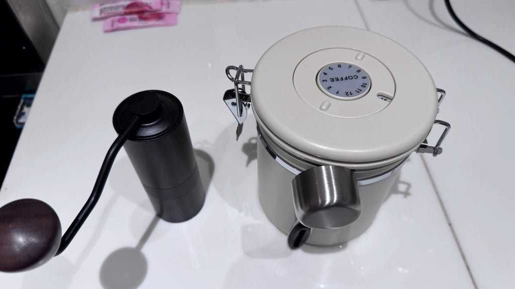 Kaffeedose aus Edelstahl – Luftdichte Aufbewahrung mit CO₂-Ventil und Datumsanzeige (1,5 l / 1,8 l) | NB-MFG 