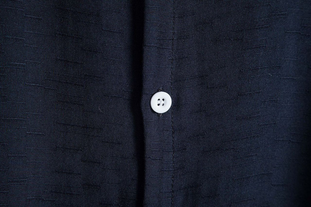 Einfarbiges Herrenhemd mit Revers und kurzen Ärmeln im Business-Casual-Sommerstil | CCS05 