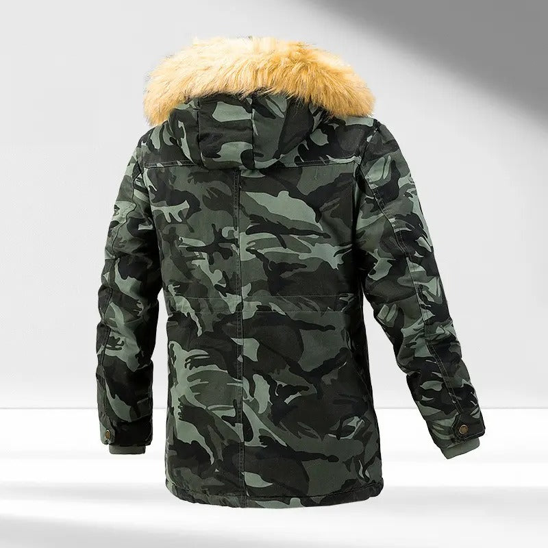 Vielseitige Camouflage-Militärjacke für Herren mit Fleecefutter, Pelzkapuze und mehreren Taschen 