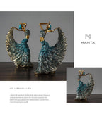 Elegante Statue aus Kunstharz in Form einer Pfauentänzerin, Dekoration mit klassischem Musikthema für drinnen und draußen, Weihnachten, Thanksgiving und Valentinstag | RRW016 