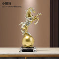 Goldene galoppierende Pferdestatue aus Kunstharz, handgefertigtes Ornament für Heim- und Bürodekoration | BY230822 