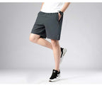 Schnelltrocknende Sportshorts für Herren im Sommer mit Reißverschlusstaschen, atmungsaktiv, leicht und bequem, mit Kordelzug | 8907 
