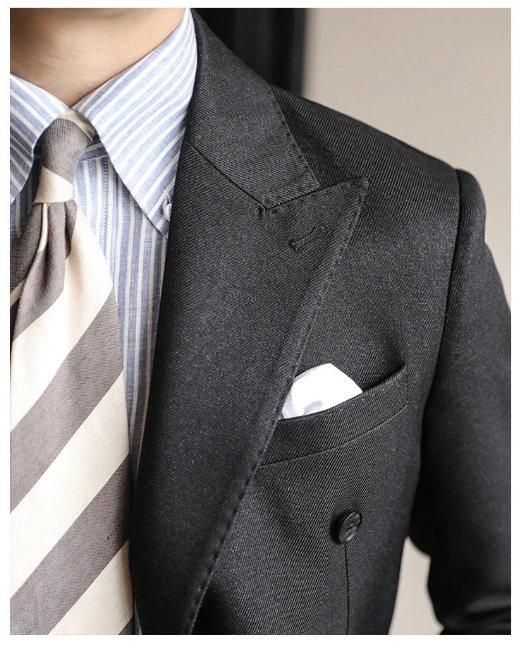 Hochwertiger zweiteiliger Slim Fit Zweireiher Anzug Einfarbig Steigendes Revers Doppelschlitze für Herren | S01 