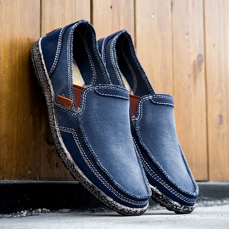 Herren Slipper aus gewaschenem Canvas | Atmungsaktiv, rutschfest, klassischer Deck-Stil | 8806 