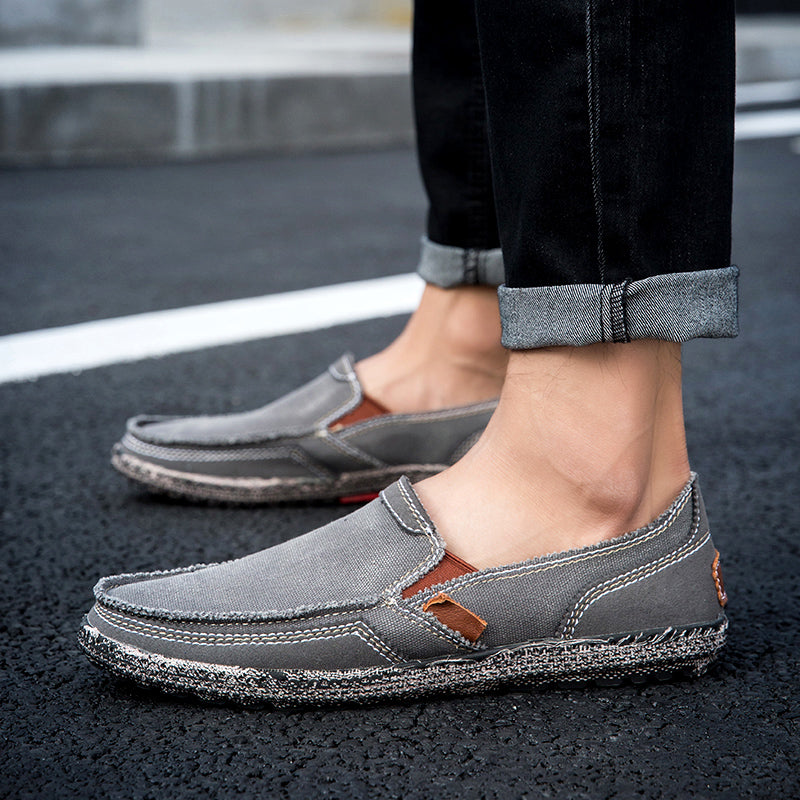 Herren Slipper aus gewaschenem Canvas | Atmungsaktiv, rutschfest, klassischer Deck-Stil | 8806 