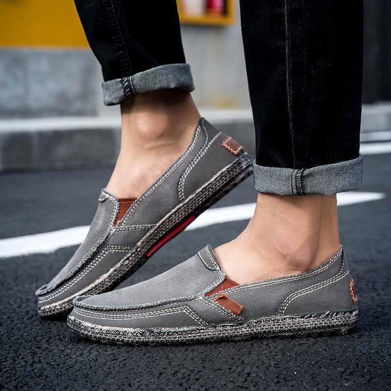 Herren Slipper aus gewaschenem Canvas | Atmungsaktiv, rutschfest, klassischer Deck-Stil | 8806 