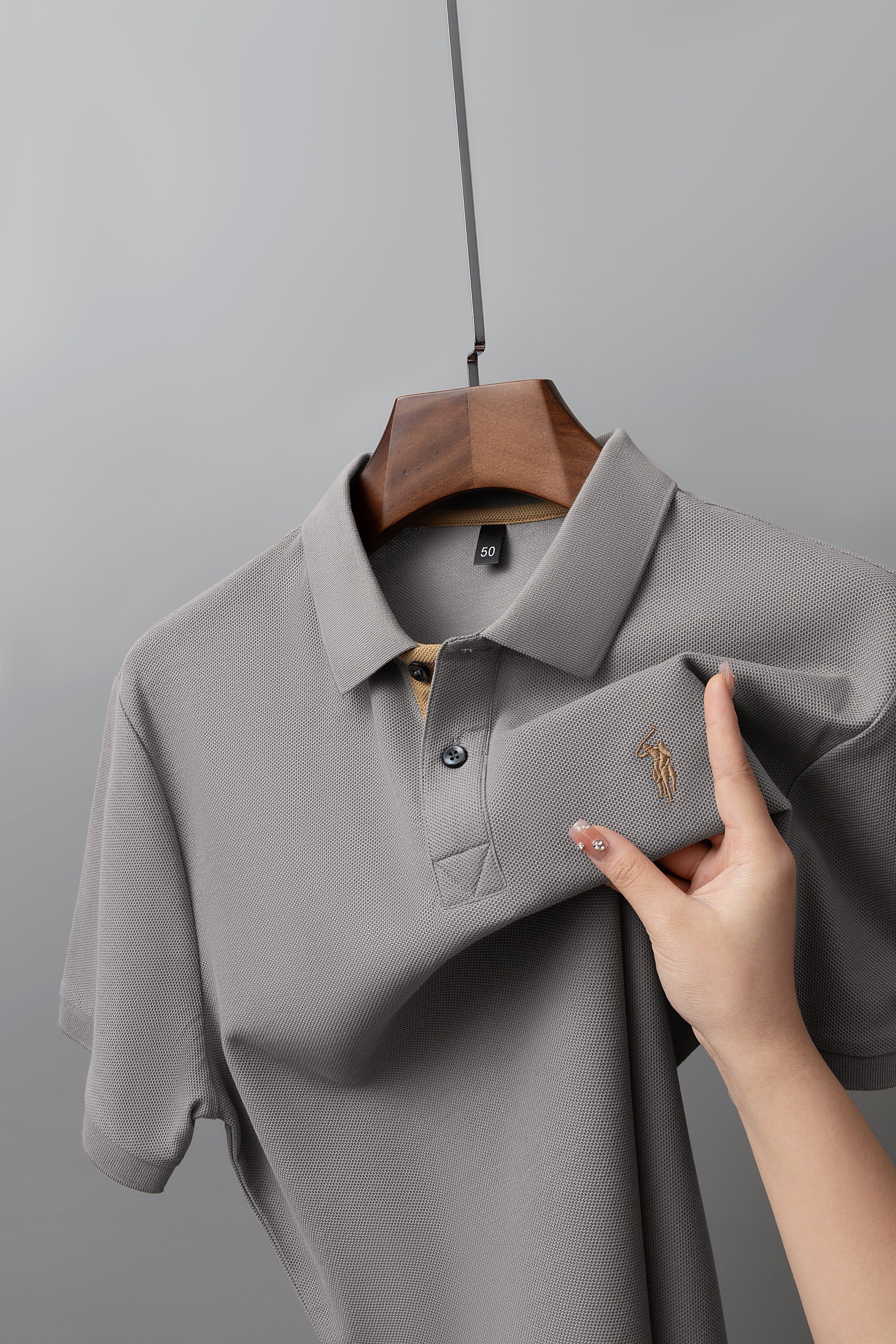 Herren-Poloshirt aus hochwertiger merzerisierter Baumwolle (220 g/m²), sechseckig, Perlenstickerei, Sommerkollektion | 8561 