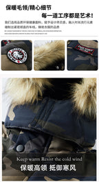 Vielseitige Camouflage-Militärjacke für Herren mit Fleecefutter, Pelzkapuze und mehreren Taschen 