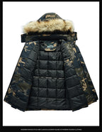 Vielseitige Camouflage-Militärjacke für Herren mit Fleecefutter, Pelzkapuze und mehreren Taschen 