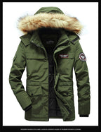 Vielseitige Camouflage-Militärjacke für Herren mit Fleecefutter, Pelzkapuze und mehreren Taschen 