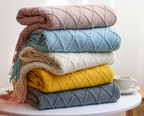 Gemütliche Strickdecke mit Quasten, leichtes, atmungsaktives Acryl für Sofa- und Reisekomfort | YENLN06 