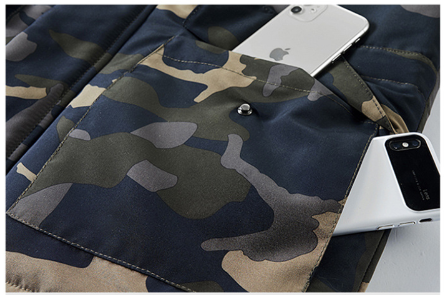 Vielseitige Camouflage-Militärjacke für Herren mit Fleecefutter, Pelzkapuze und mehreren Taschen 