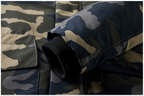 Vielseitige Camouflage-Militärjacke für Herren mit Fleecefutter, Pelzkapuze und mehreren Taschen 
