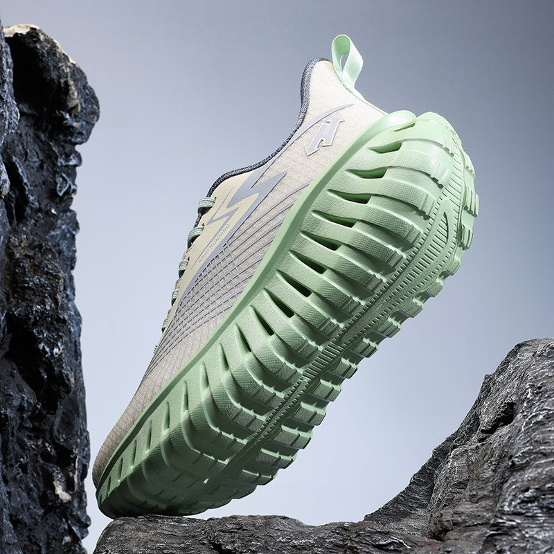 Atmungsaktive Unisex-Laufschuhe – Leichte Flyknit-Sneaker | A526 