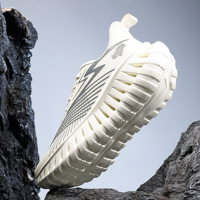 Atmungsaktive Unisex-Laufschuhe – Leichte Flyknit-Sneaker | A526 