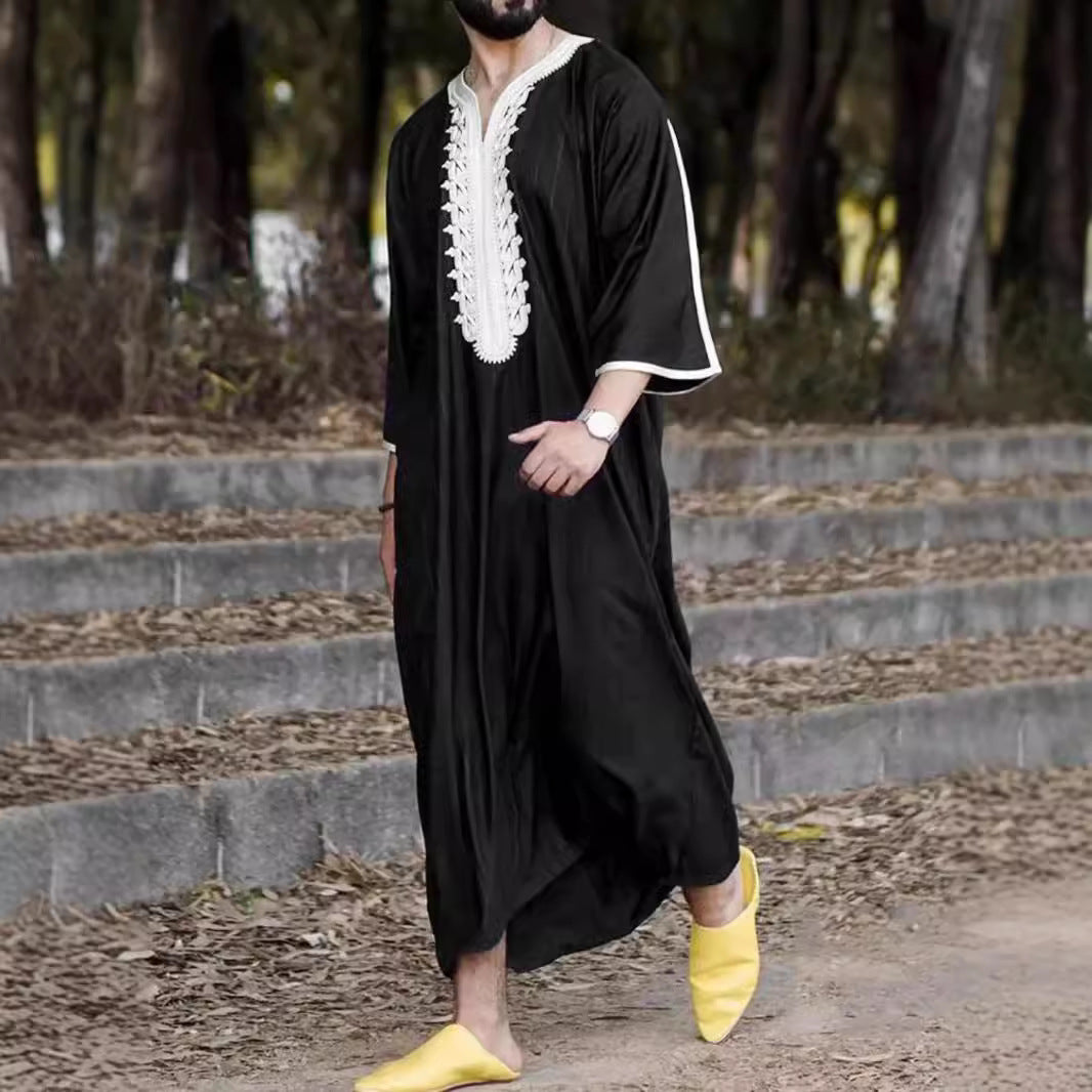 Lockerer muslimischer Herrenmantel mit Stickerei und langen Ärmeln, islamischer Abaya, Ramadan- und Eid-Outfits | 1134997 
