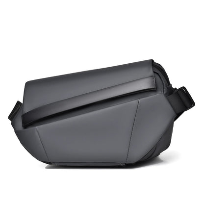 OMASKA Herren Brusttasche – Erweiterbare 6L Crossbody Sling | 5166 