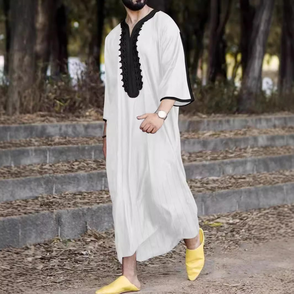 Lockerer muslimischer Herrenmantel mit Stickerei und langen Ärmeln, islamischer Abaya, Ramadan- und Eid-Outfits | 1134997 