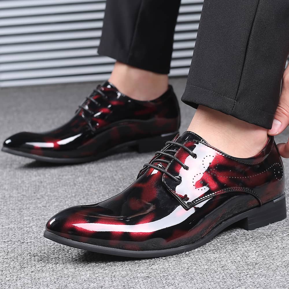 Herren-Derby-Schuhe aus Lackleder mit Blumenmuster, formelle Business-Stiefel aus Kunstleder mit spitzer Zehenpartie | 333
